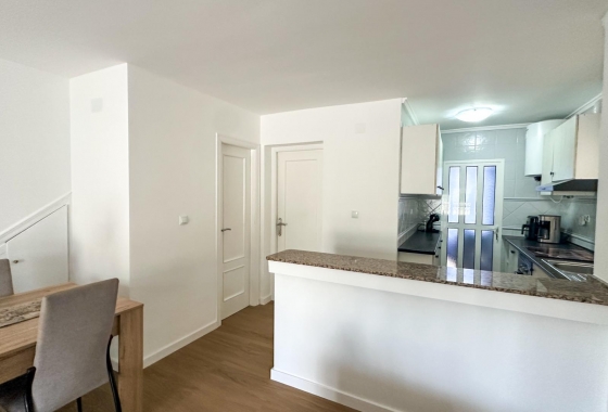Resale - Townhouse - San Miguel de Salinas - Las Filipinas