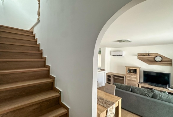 Resale - Townhouse - San Miguel de Salinas - Las Filipinas