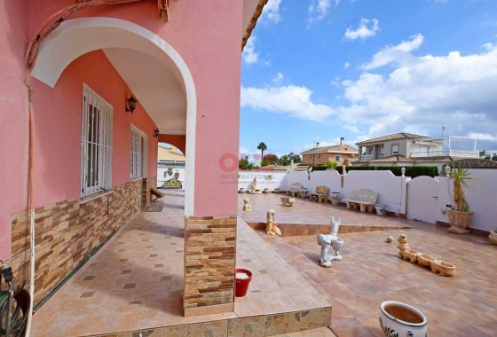 Resale - Villa - Orihuela Costa - Costa Blanca