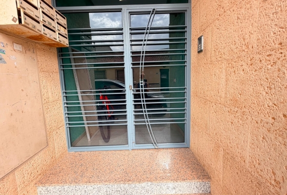 Reventa - Apartamento / piso - Los Montesinos