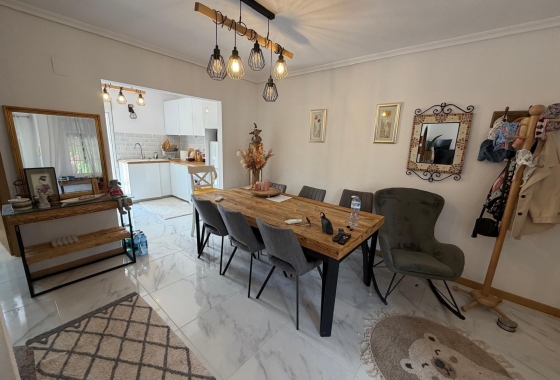 Resale - Bungalow - Torrevieja - Zona Los Frutales