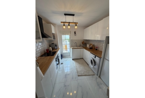 Resale - Bungalow - Torrevieja - Zona Los Frutales