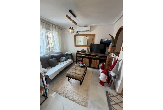 Resale - Bungalow - Torrevieja - Zona Los Frutales