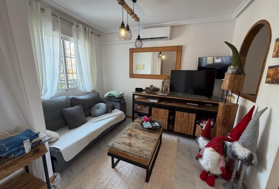 Resale - Bungalow - Torrevieja - Zona Los Frutales