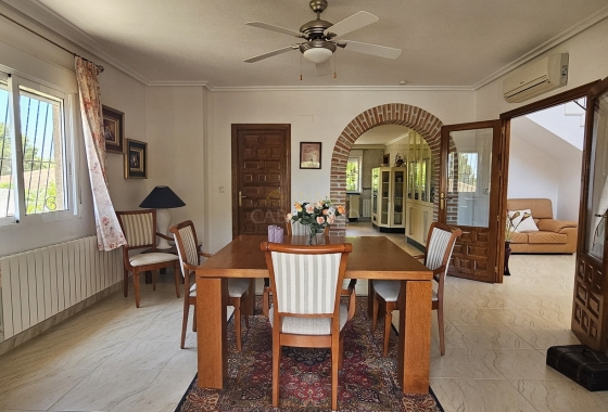 Resale - Villa - Pinar de Campoverde - Inland