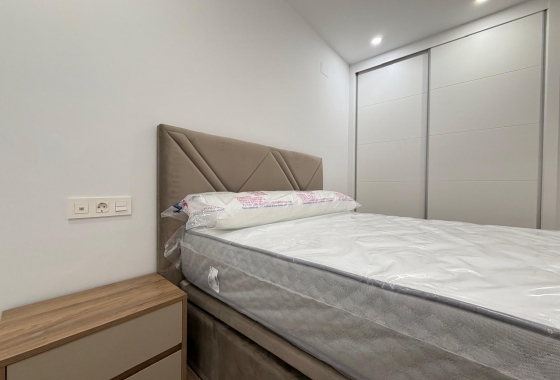 Reventa - Apartamento / piso - Torrevieja - Estacion De Autobuses
