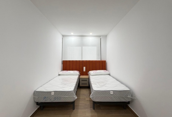 Reventa - Apartamento / piso - Torrevieja - Estacion De Autobuses