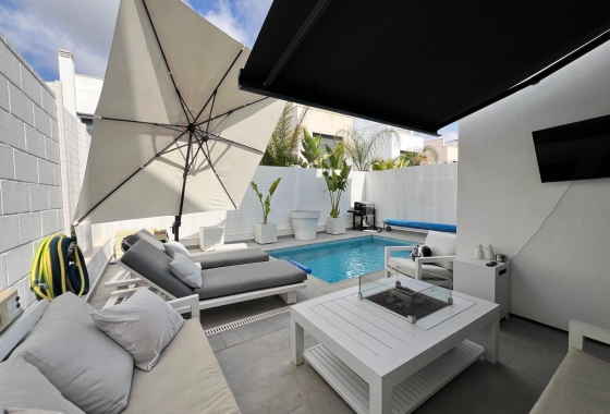 Resale - Villa - Orihuela Costa - Villamartín-las Filipinas