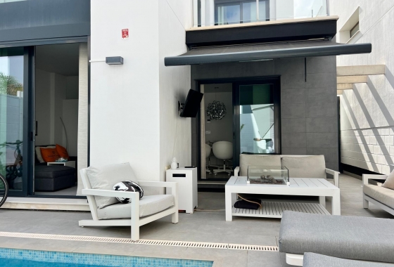 Resale - Villa - Orihuela Costa - Villamartín-las Filipinas