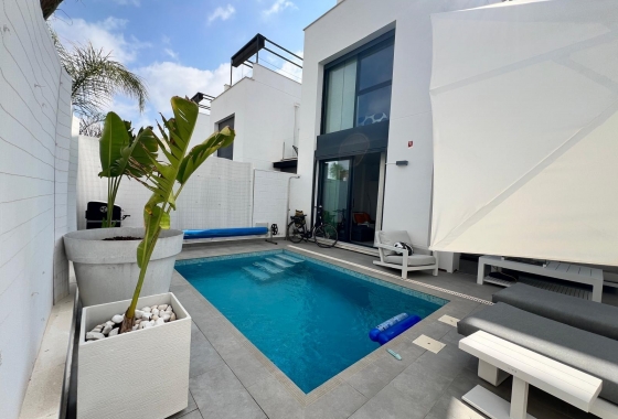 Resale - Villa - Orihuela Costa - Villamartín-las Filipinas