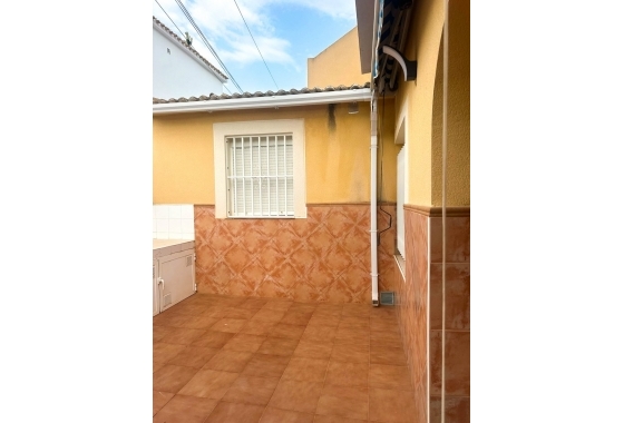 Resale - Bungalow - Torrevieja - Urb. Rosaleda
