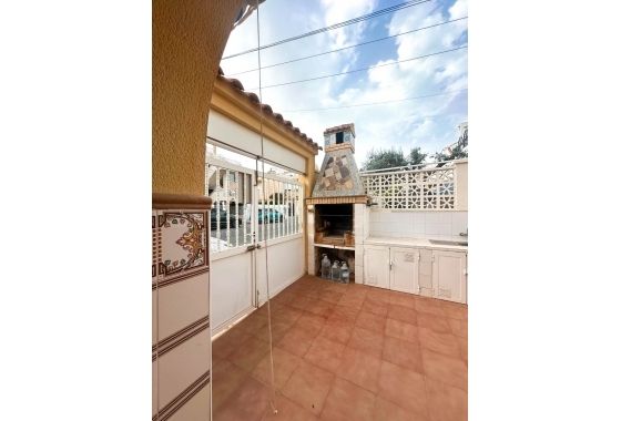 Resale - Bungalow - Torrevieja - Urb. Rosaleda