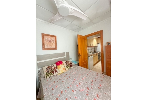 Resale - Bungalow - Torrevieja - Urb. Rosaleda