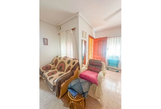 Resale - Bungalow - Torrevieja - Urb. Rosaleda