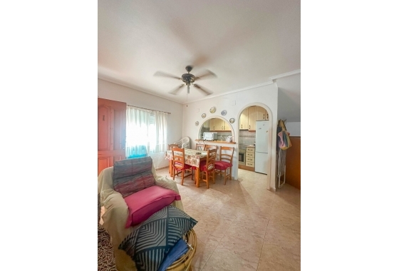 Resale - Bungalow - Torrevieja - Urb. Rosaleda
