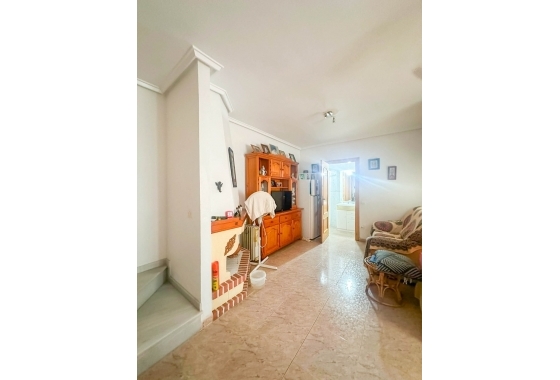 Resale - Bungalow - Torrevieja - Urb. Rosaleda