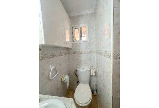 Resale - Bungalow - Torrevieja - Urb. Rosaleda