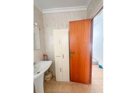 Resale - Bungalow - Torrevieja - Urb. Rosaleda
