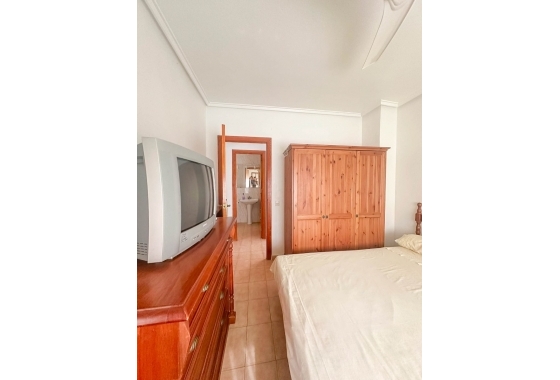 Resale - Bungalow - Torrevieja - Urb. Rosaleda