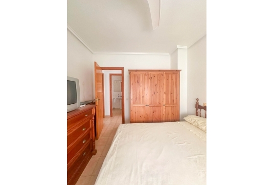Resale - Bungalow - Torrevieja - Urb. Rosaleda