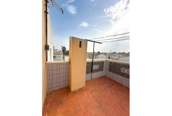 Resale - Bungalow - Torrevieja - Urb. Rosaleda