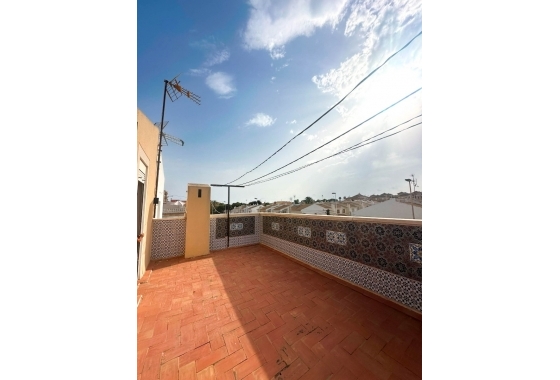 Resale - Bungalow - Torrevieja - Urb. Rosaleda