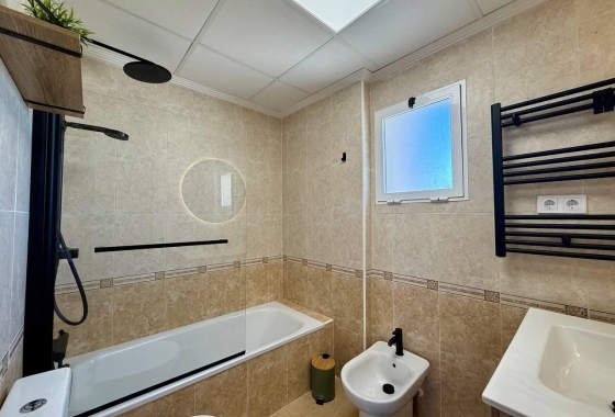 Resale - Apartment / flat - Guardamar del Segura - Puerto