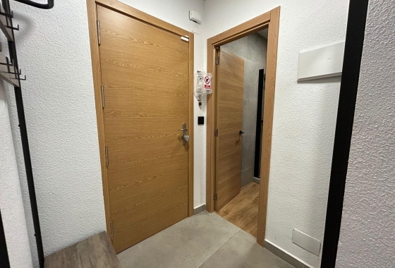 Herverkoop - Appartement / flat - Torrevieja - Estacion De Autobuses