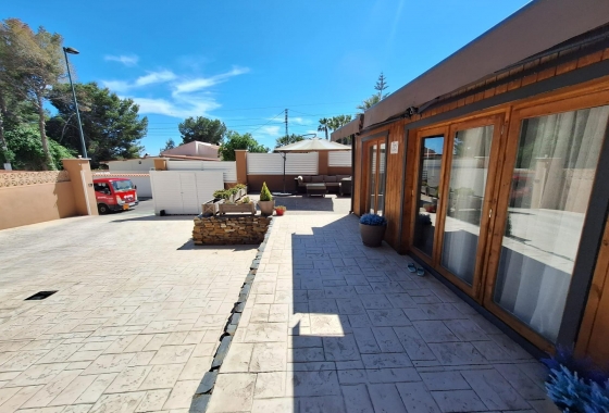 Resale - Villa - Pilar de la Horadada - Pinar de Campoverde