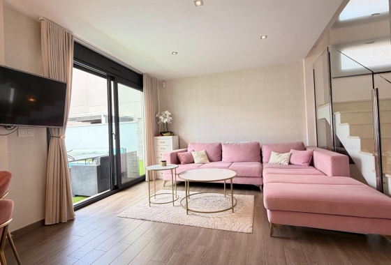Återförsäljning - Villa - Torrevieja - aguas nuevas
