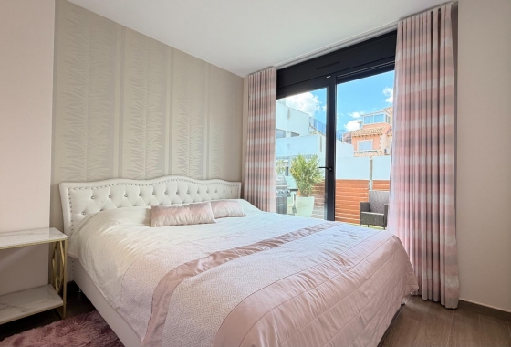 Återförsäljning - Villa - Torrevieja - aguas nuevas