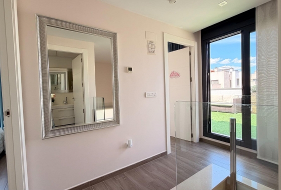 Återförsäljning - Villa - Torrevieja - aguas nuevas
