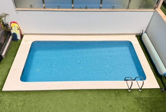 Återförsäljning - Villa - Torrevieja - aguas nuevas
