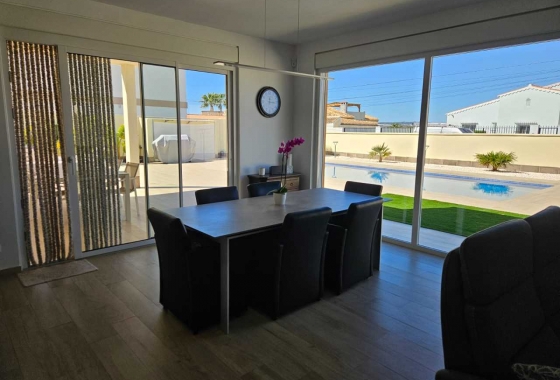 Resale - Villa - Torrevieja - Costa Blanca