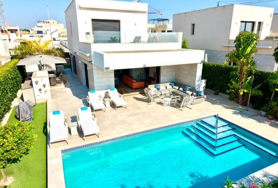 Resale - Villa - Los Montesinos - La Herrada