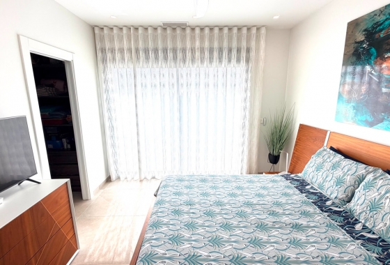 Resale - Villa - Los Montesinos - La Herrada