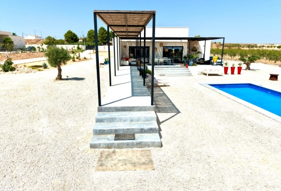 Resale - Villa - Pinoso - Inland