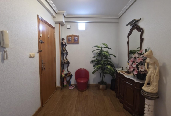 Resale - Apartment / flat - Torrevieja - Acequion