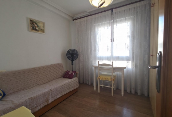 Resale - Apartment / flat - Torrevieja - Acequion