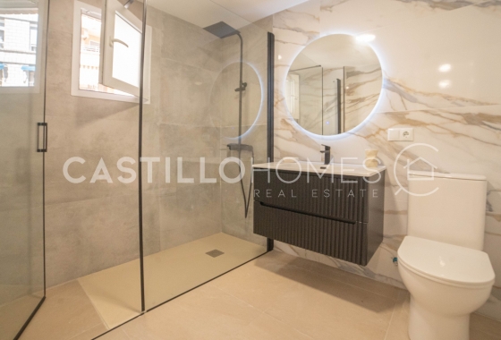 Resale - Apartment / flat - Torrevieja - Playa del Cura