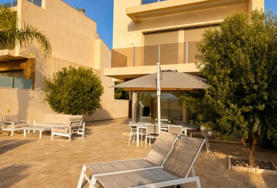 Resale - Villa - San Miguel de Salinas - Inland