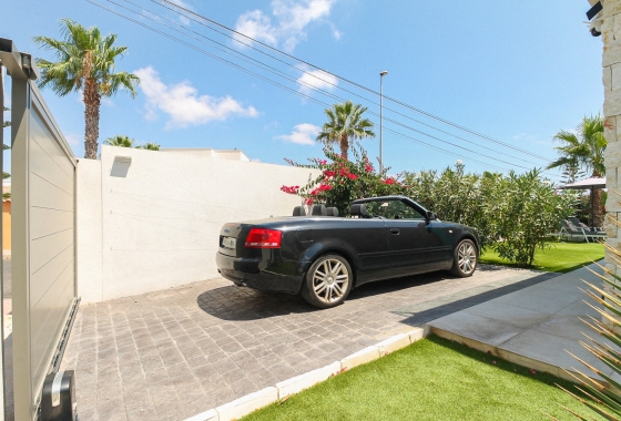 Revente - Villa - Orihuela Costa - Costa Blanca