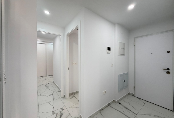 Resale - Apartment / flat - Torrevieja - Estacion De Autobuses