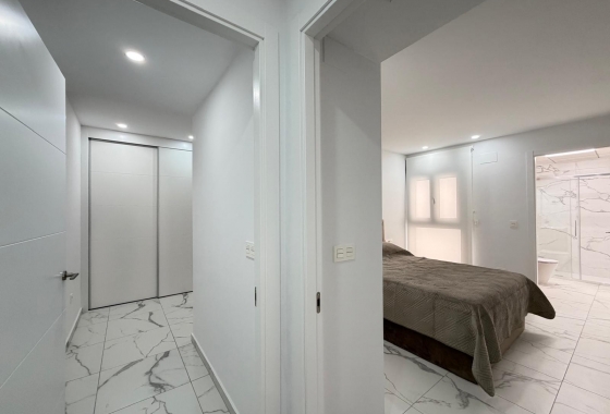 Resale - Apartment / flat - Torrevieja - Estacion De Autobuses