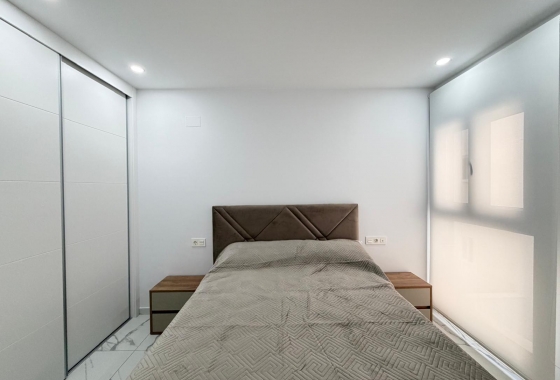 Resale - Apartment / flat - Torrevieja - Estacion De Autobuses