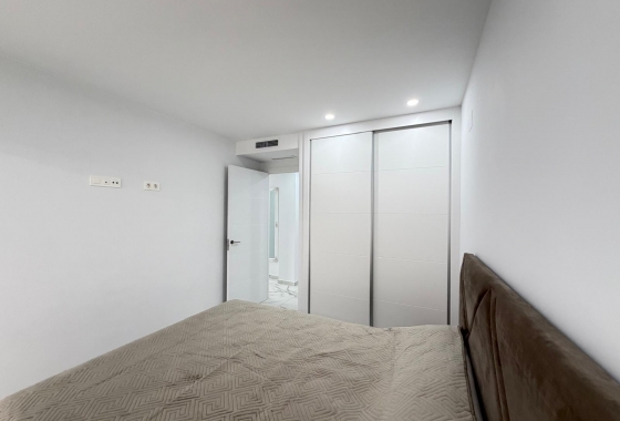 Resale - Apartment / flat - Torrevieja - Estacion De Autobuses