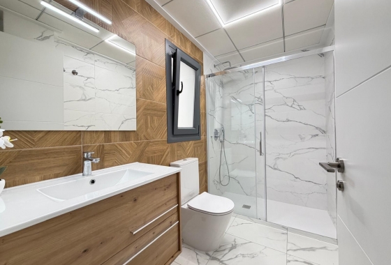 Resale - Apartment / flat - Torrevieja - Estacion De Autobuses