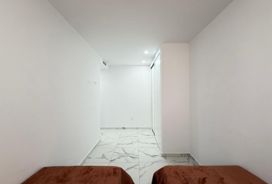 Resale - Apartment / flat - Torrevieja - Estacion De Autobuses