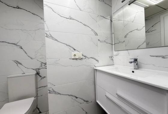 Resale - Apartment / flat - Torrevieja - Estacion De Autobuses