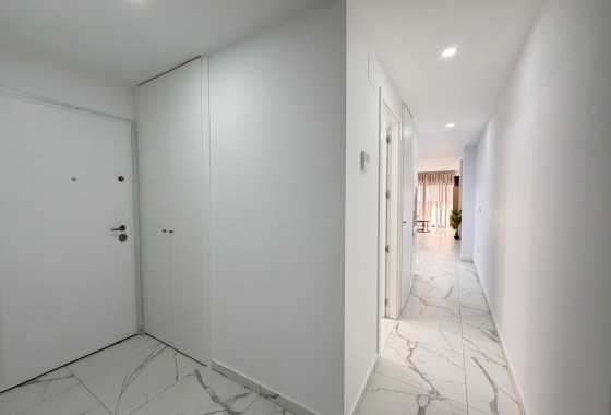 Resale - Apartment / flat - Torrevieja - Estacion De Autobuses